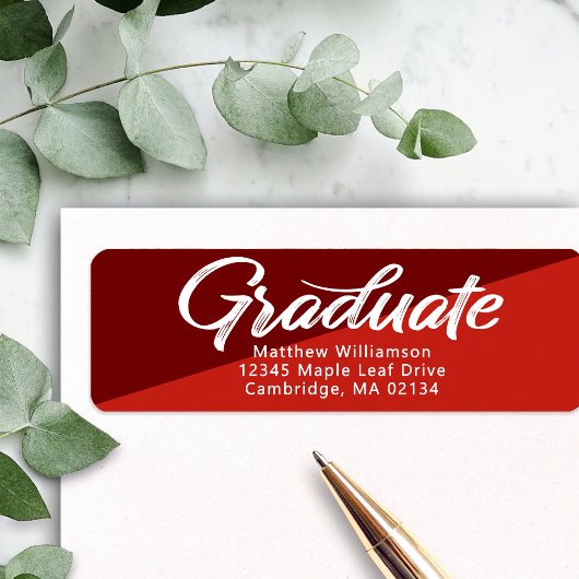 Étiquette Red Graduation Bold Script Simple Modern Address