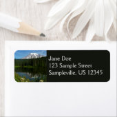 Étiquette Réflexion du lac Rainier avec Fleurs sauvages (En situation)