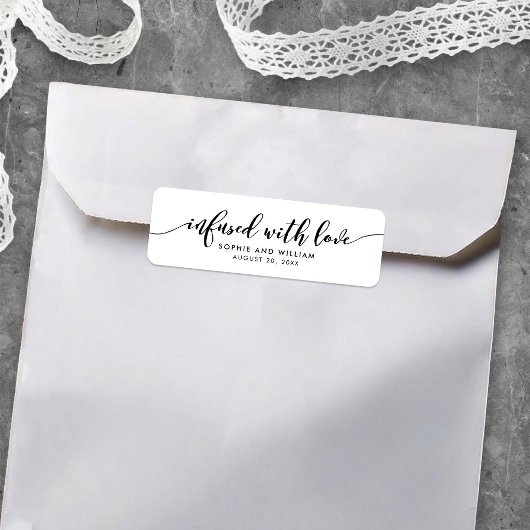 Étiquette Relax Script Infused with Love Wedding Favor Label