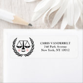 Étiquette Remise de diplômes de faculté de droit (En situation)