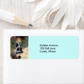 Étiquette Renoir—Fille avec canne d'arrosage (En situation)