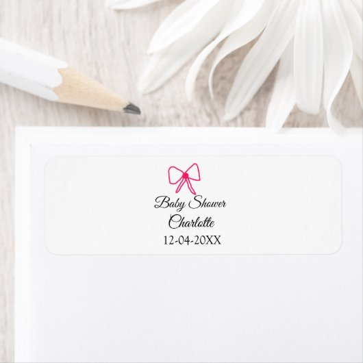 ÉTIQUETTE ROSE BOW SIMPLE BABY SHOWER AJOUTER LE NOM DATE MI (En situation)