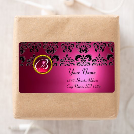 ÉTIQUETTE ROSE NOIR DOMMASK MONOGRAM, RUBY ROUGE (En situation)