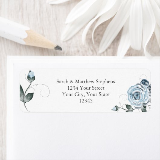 Étiquette Roses d'aquarelle bleu foncé (En situation)