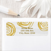 Étiquette Roses Tourbillons Blancs et Dorés Mariage Moderne (En situation)