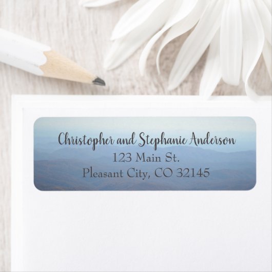 Étiquette Rustic Mountain Simple Script Adresse de retour (En situation)