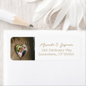 Étiquette Rustic Tree Bark Heart Photo Mariage Adresse (En situation)