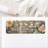 Étiquette Rustic Wood Floral String Lights Mariage Adresse (En situation)