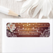 Étiquette Rustic Wood Floral String Lights Mariage Adresse (En situation)