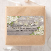 Étiquette Rustic Wood Floral String Lights Mariage Adresse (En situation)