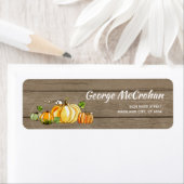 Étiquette Rustic Wood Little Citrouille Adresse d'Halloween (En situation)