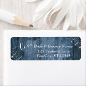 Étiquette Rustique Bois Bleu, Lumière Blanche Cordes Mariage (En situation)