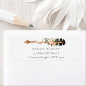 Étiquette Rustique Elegant Boho Feather Floral Arrow Adresse (En situation)