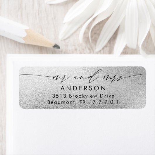 Étiquette Silver Foil Script Chic Mr & Mrs Adresse de retour (En situation)