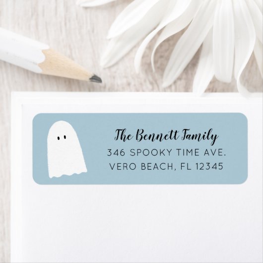 Étiquette Simple Cute Ghost Élégant Script Halloween Bleu (En situation)