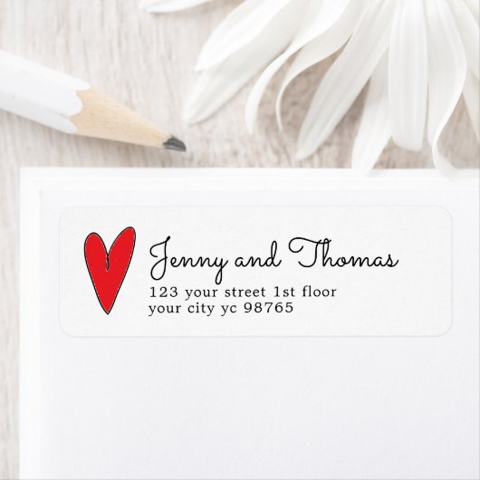 Étiquette Simple Elegant White Boho Red Heart Wedding (En situation)