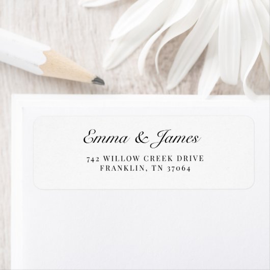 Étiquette Simple Mariage Moderne à l'Écriture Noir & Blanc (En situation)