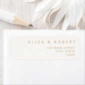 Étiquette Simple Modern Ivory Tan Mariage Adresse de retour (En situation)