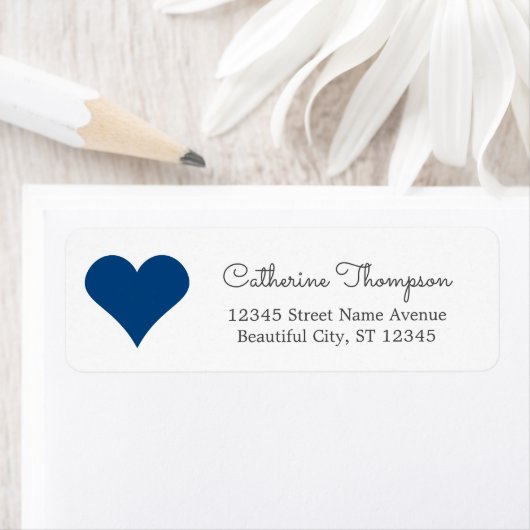 Étiquette Simple Modern Marine Blue Heart Girl Script Nom (En situation)