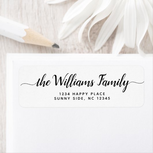 Étiquette Simple Modern Script Nom de famille Adresse de ret (En situation)