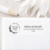Étiquette Simple moderne Mr & Mrs Script Adresse (En situation)