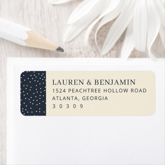 Étiquette Sophisticated Navy Polka Dots (En situation)