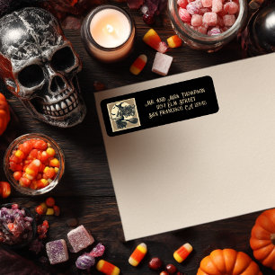 Étiquette Sorcière Élégante sur Balai Halloween Vintage Noir