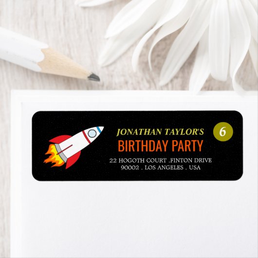 Étiquette Space Rocket to the Moon Children's Birthday (En situation)