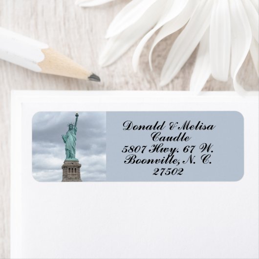 ÉTIQUETTE STATUE 0F LIBERTÉ (En situation)