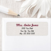 Étiquette Structure blanche simple Nom pourpre (En situation)