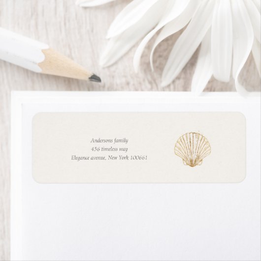 Étiquette Stylish Coastal Seashell Wedding Address Label (En situation)