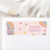 Étiquette Super Rainbow Retro Daisy fête d'anniversaire (En situation)