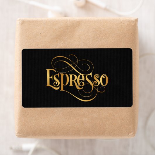 Étiquette Swirly Script Calligraphy Espresso Gold on Black (En situation)