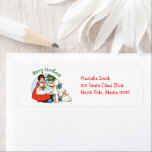 Étiquette Teddy Bear Christmas Adresse de retour<br><div class="desc">Entrez dans le monde enchanteur d'antan avec nos étiquettes d'adresse de retour de Noël Vintage, avec une illustration captivante d'une carte postale Stegher de 1915 qui a été numériquement améliorée et restaurée. Immergez-vous dans la nostalgie d'une époque révolue en tant que jeune fille, ornée d'une robe rouge festive, chérit la...</div>