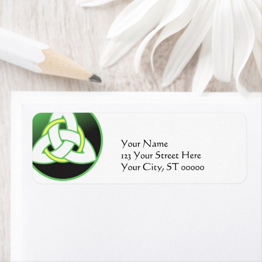 Étiquette Triquetra Celtic Trinity Knot (En situation)