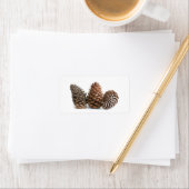 Étiquette Trois pinecones (En situation)