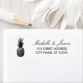 Étiquette Tropical Pineapple Wedding Return Address (En situation)