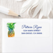 Étiquette Typographie bleue de l'ananas tropical Adresse de  (En situation)