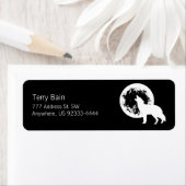 Étiquette Une lune de loup (En situation)