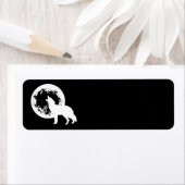 Étiquette Une lune de loup (En situation)