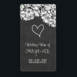 Étiquette Vintage Chalkboard Hydrangea Fleurs Vin Mariage<br><div class="desc">Vintage Black Chalkboard arrière - plan avec hydrangea fantaisie étiquette de vin Mariage pour votre mariage à thème Chalkboard.</div>