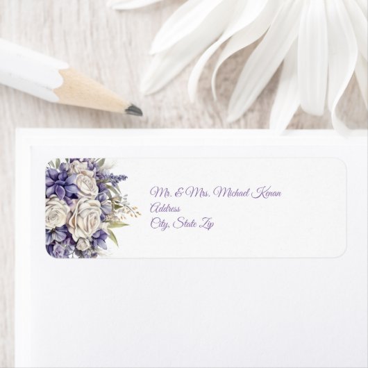 Étiquette Watercolor Purple Cream Floral Wedding (En situation)
