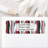 Étiquette Wavy Vertical Stripes Red White and Grey (En situation)