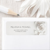 Étiquette White 3D Flowers Roses Wedding (En situation)