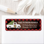 Étiquette White Christmas Truck Tree Plaid Russe Adresse<br><div class="desc">Cette étiquette d'adresse de retour rustique présente notre propre camion blanc enneigé d'inspiration vintage, portant un sapin de Noël sur un arrière - plan en bois foncé agrémenté d'une plaque de buffle ! Cliquez sur le bouton personnaliser pour plus de flexibilité dans l'ajout/modification du texte et/ou des graphiques ! Des...</div>