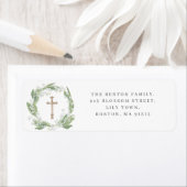 Étiquette White Floral Greenery Cross Adresse religieuse (En situation)