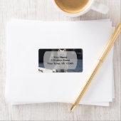 Étiquette White West Highland Terrier assis sur le trottoir (En situation)