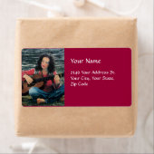 Étiquette Woman Playing Music With Acoustic Guitar (En situation)