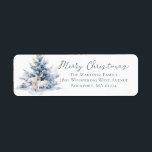 Étiquette Woodland Pine Deer Christmas Return Adresse<br><div class="desc">Un chevreuil est niché dans une pinède d'hiver. Joyeux Noël est écrit dans un script simple au-dessus de l'adresse de retour. Tout le texte peut être modifié.</div>