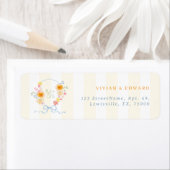 Étiquette Yellow Stripes Crest Spring Wedding Return Address (En situation)